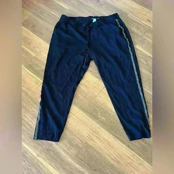 Torrid Tie-Front Crop Pants Women's Plus Beaded Side Stripe Stretch sz 2 X - Picture 2 of 8